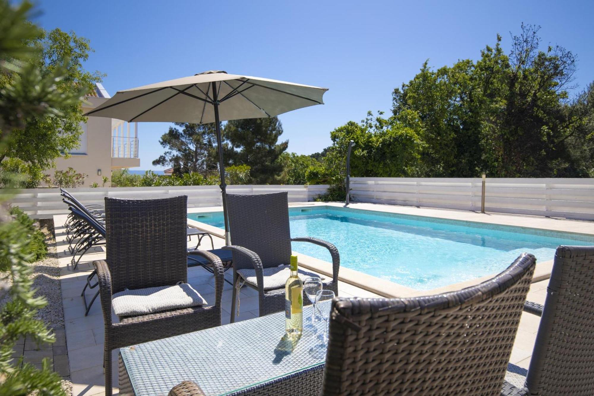 Villa Bella - Beautiful And Modern House With Pool, Souna, Jacuzzi & Playground, Liznjan - Istra Kültér fotó