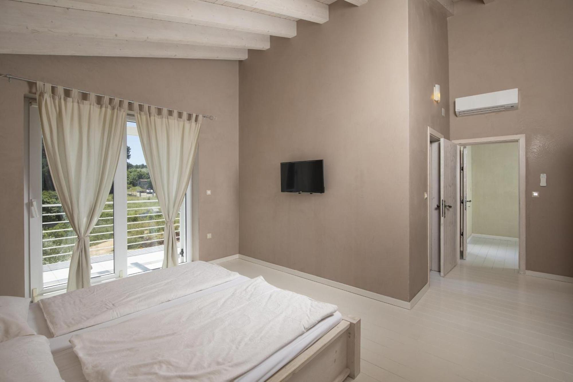 Villa Bella - Beautiful And Modern House With Pool, Souna, Jacuzzi & Playground, Liznjan - Istra Kültér fotó