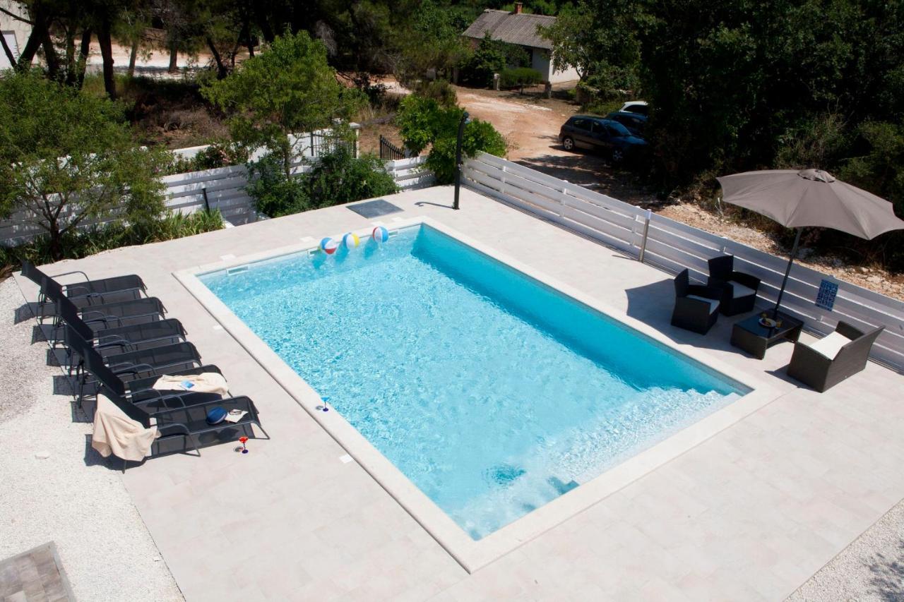 Villa Bella - Beautiful And Modern House With Pool, Souna, Jacuzzi & Playground, Liznjan - Istra Kültér fotó