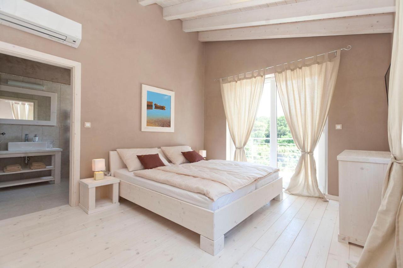 Villa Bella - Beautiful And Modern House With Pool, Souna, Jacuzzi & Playground, Liznjan - Istra Kültér fotó