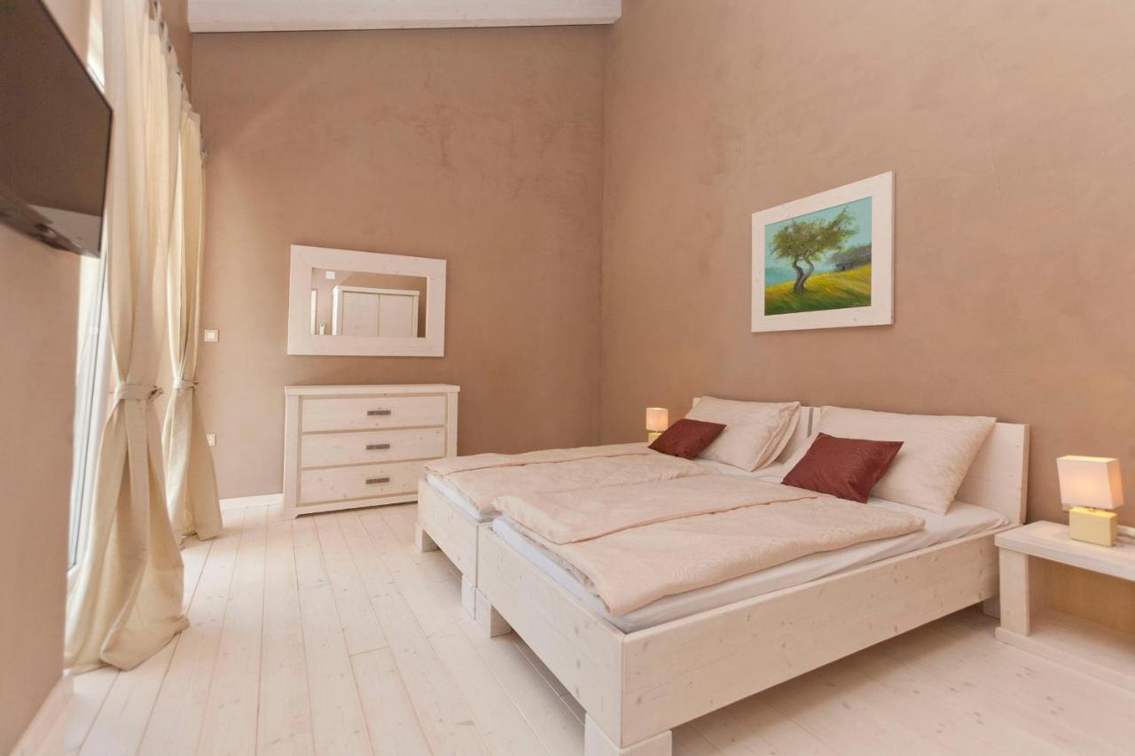 Villa Bella - Beautiful And Modern House With Pool, Souna, Jacuzzi & Playground, Liznjan - Istra Kültér fotó